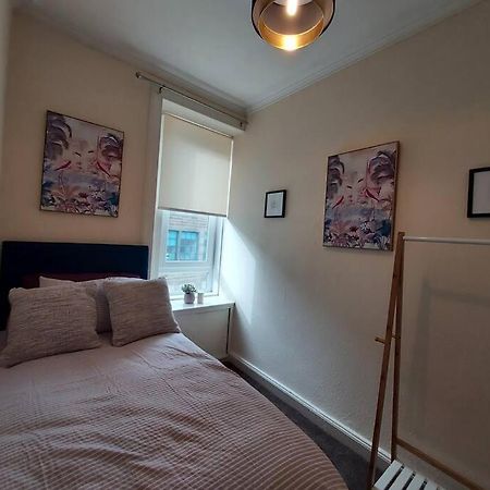 Lovely 2 Bedroom Apartment In The Centre Of Hawick Extérieur photo